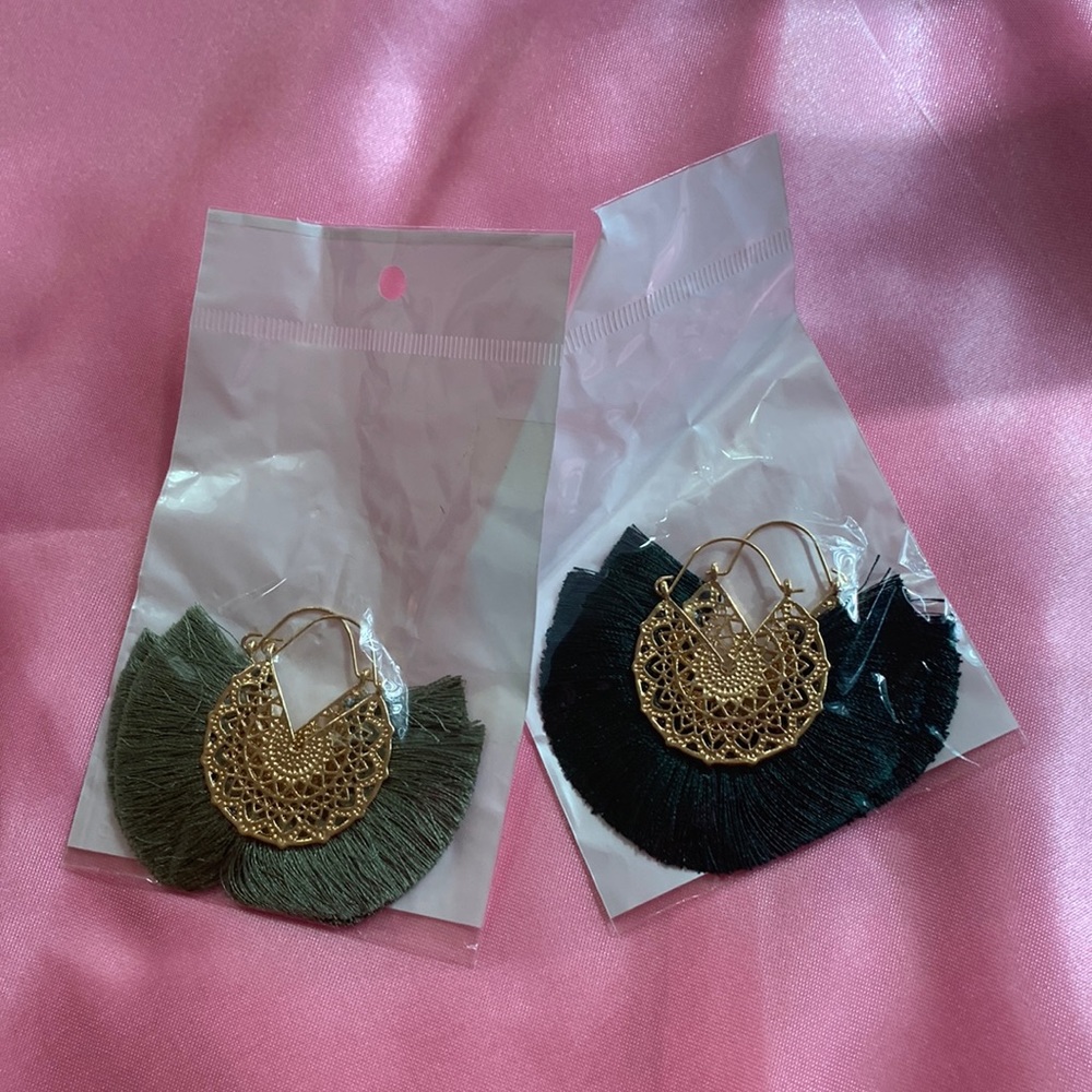 💚Green fringe earrings 💚